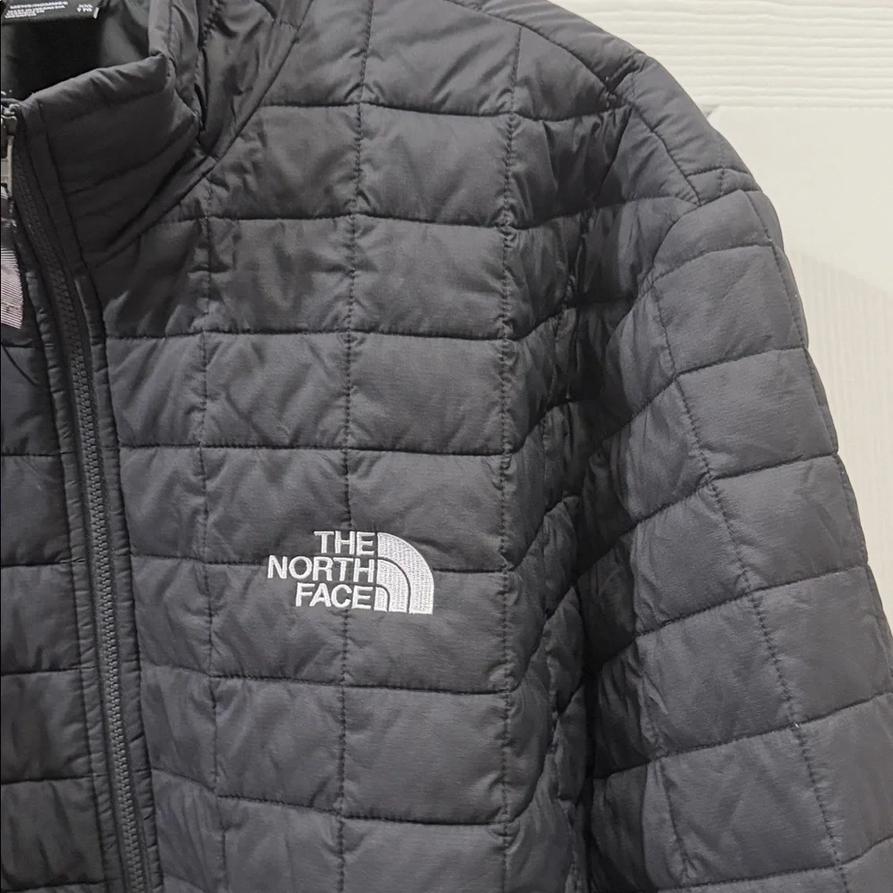 The north face black jacket men’s XXL Thermoball eco